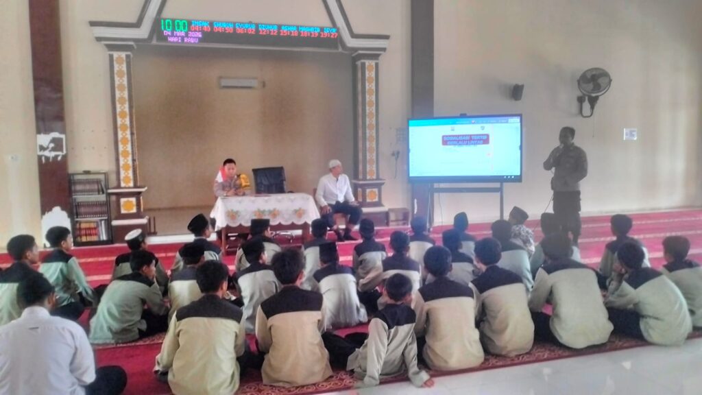 Polsek Rawajitu Selatan Gelar Kegiatan Police Go To School, Berikan Pembinaan Pada Siswa-Siswi Yayasan Pendidikan Cahaya Islami   