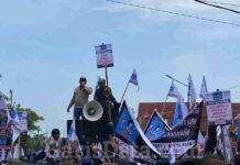 Ribuan Petani Tambak Indramayu Unjuk Rasa,Tolak Proyek Revitalisasi Tambak Pantura