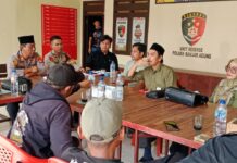 Arogan Pukul Meja Di Depan Kapolsek Banjar Agung Tulang Bawang